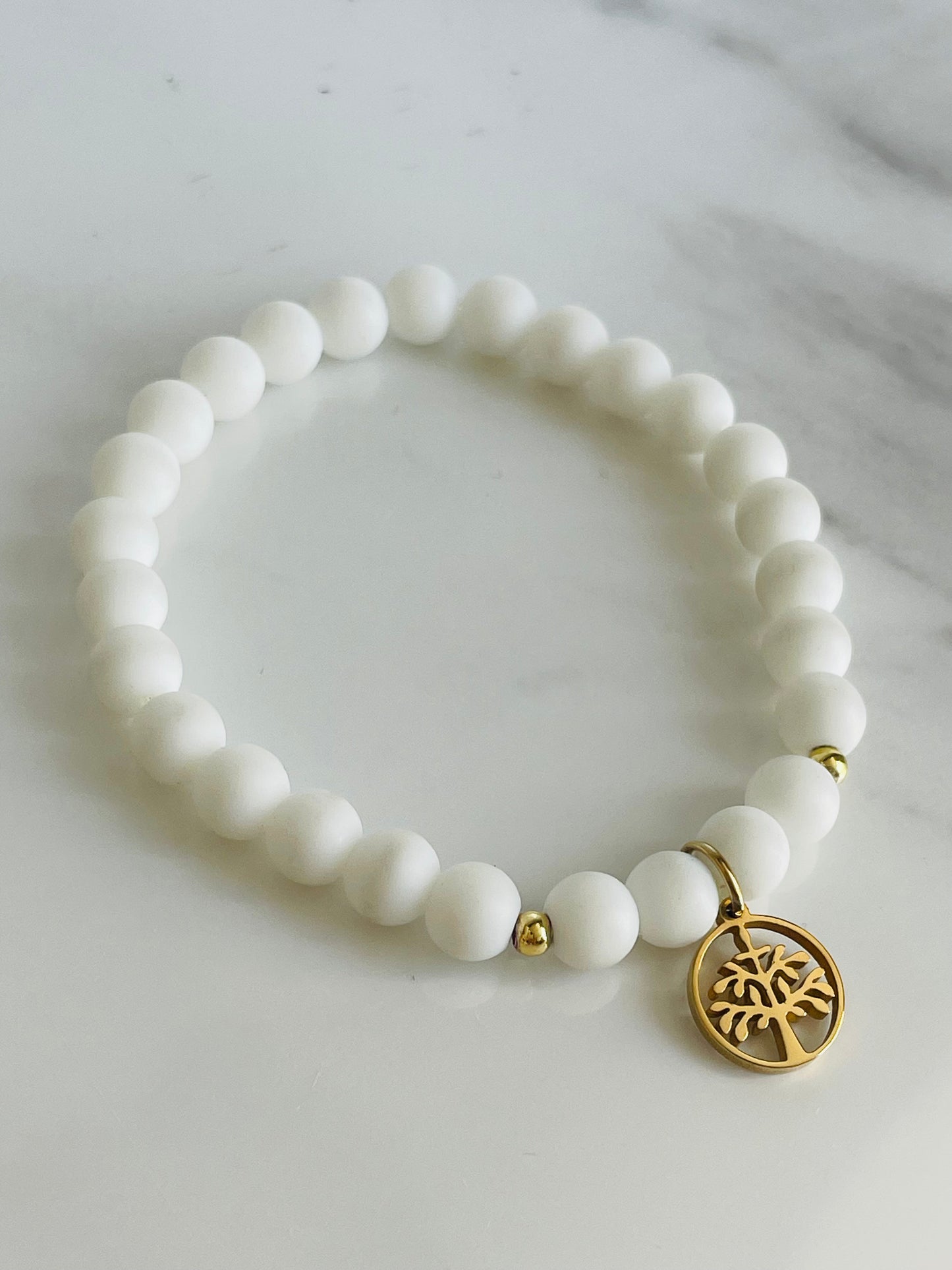 Pulsera blanca onix mate, arbol